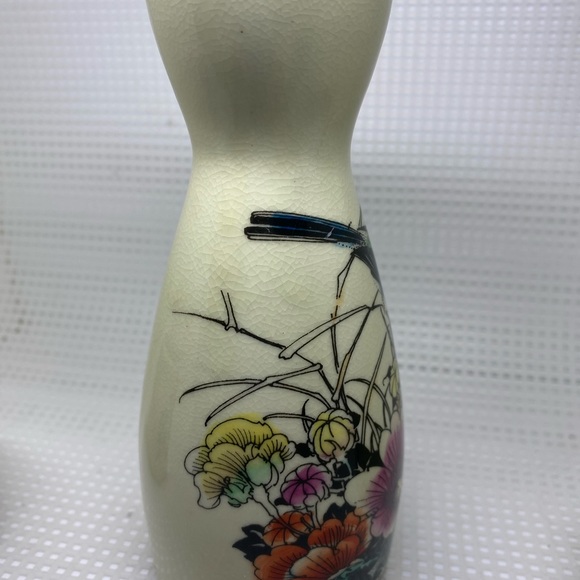 Vintage Porcelain Sake Set, 4 pcs 5-3/4"H Decanter & 2" Cups. - Picture 7 of 14